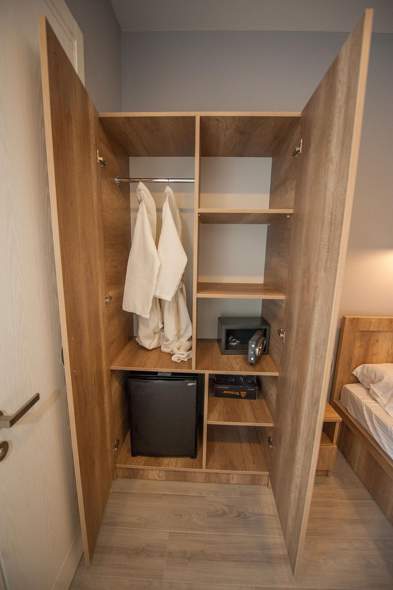 Easy Hotel T'Bilisi ティビリシ エクステリア 写真