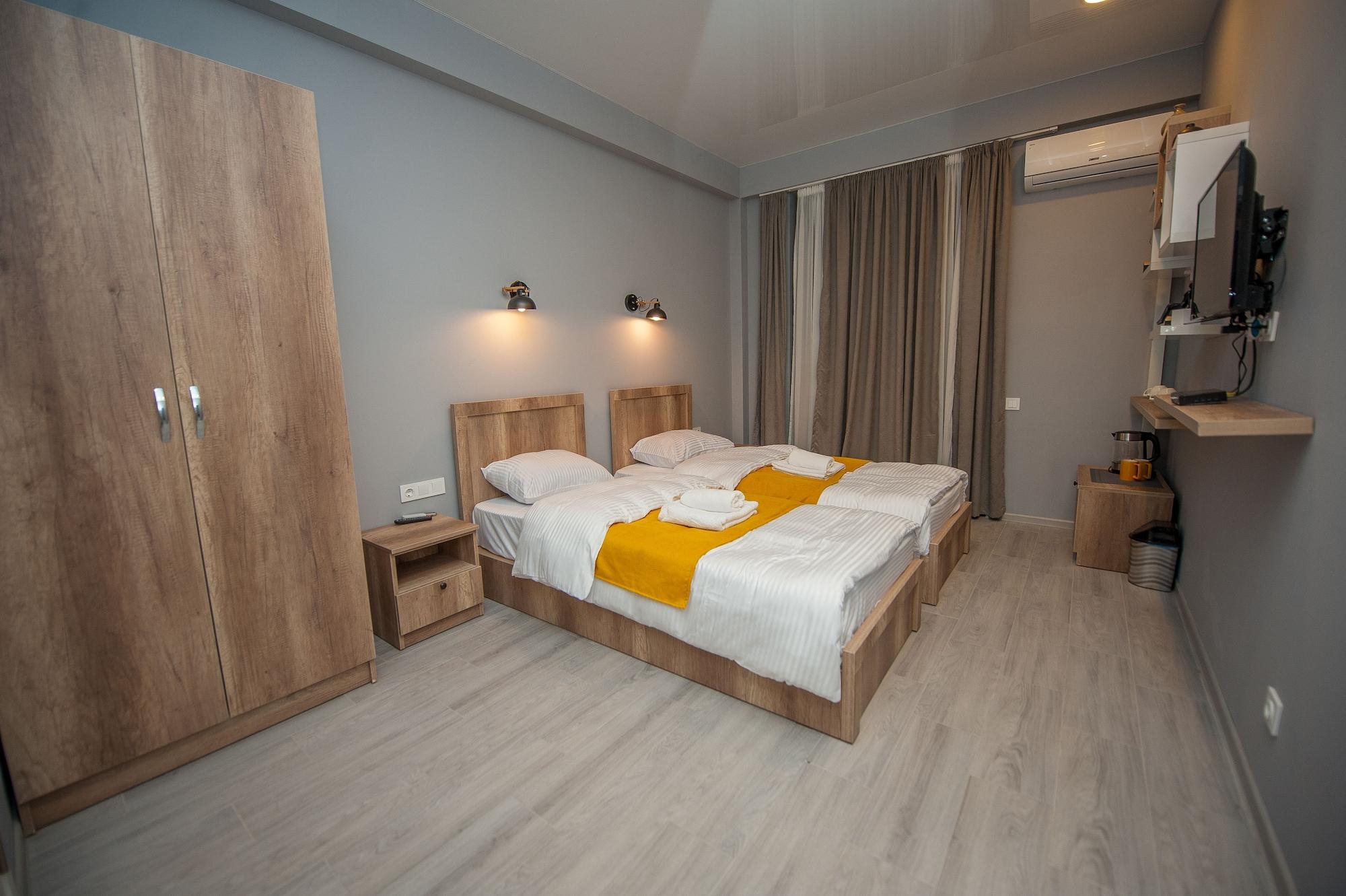 Easy Hotel T'Bilisi ティビリシ エクステリア 写真