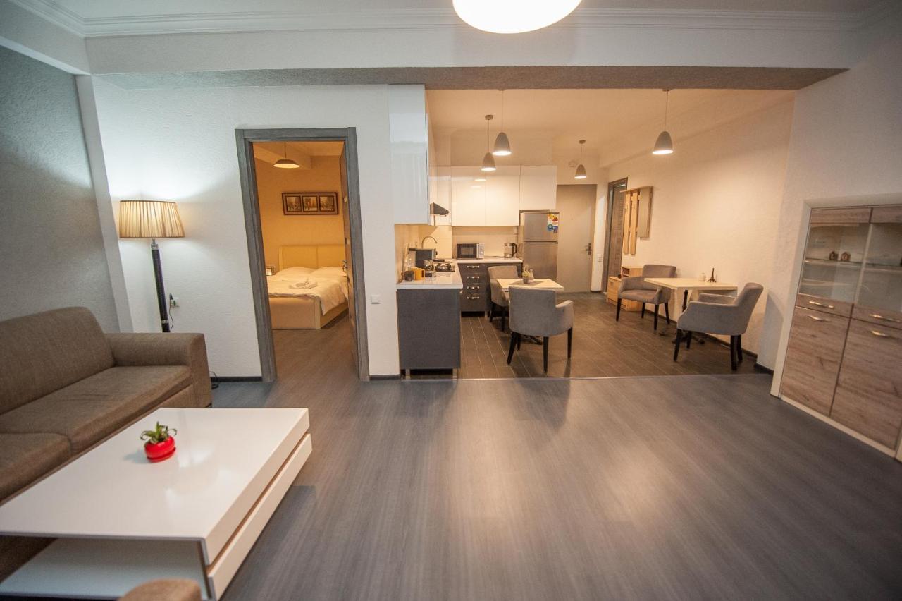 Easy Hotel T'Bilisi ティビリシ エクステリア 写真