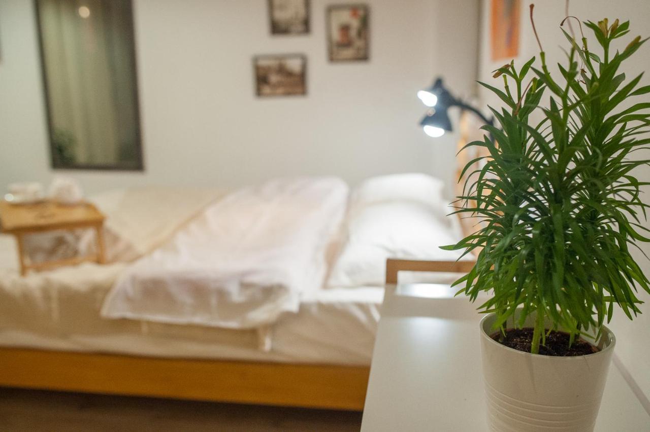 Easy Hotel T'Bilisi ティビリシ エクステリア 写真