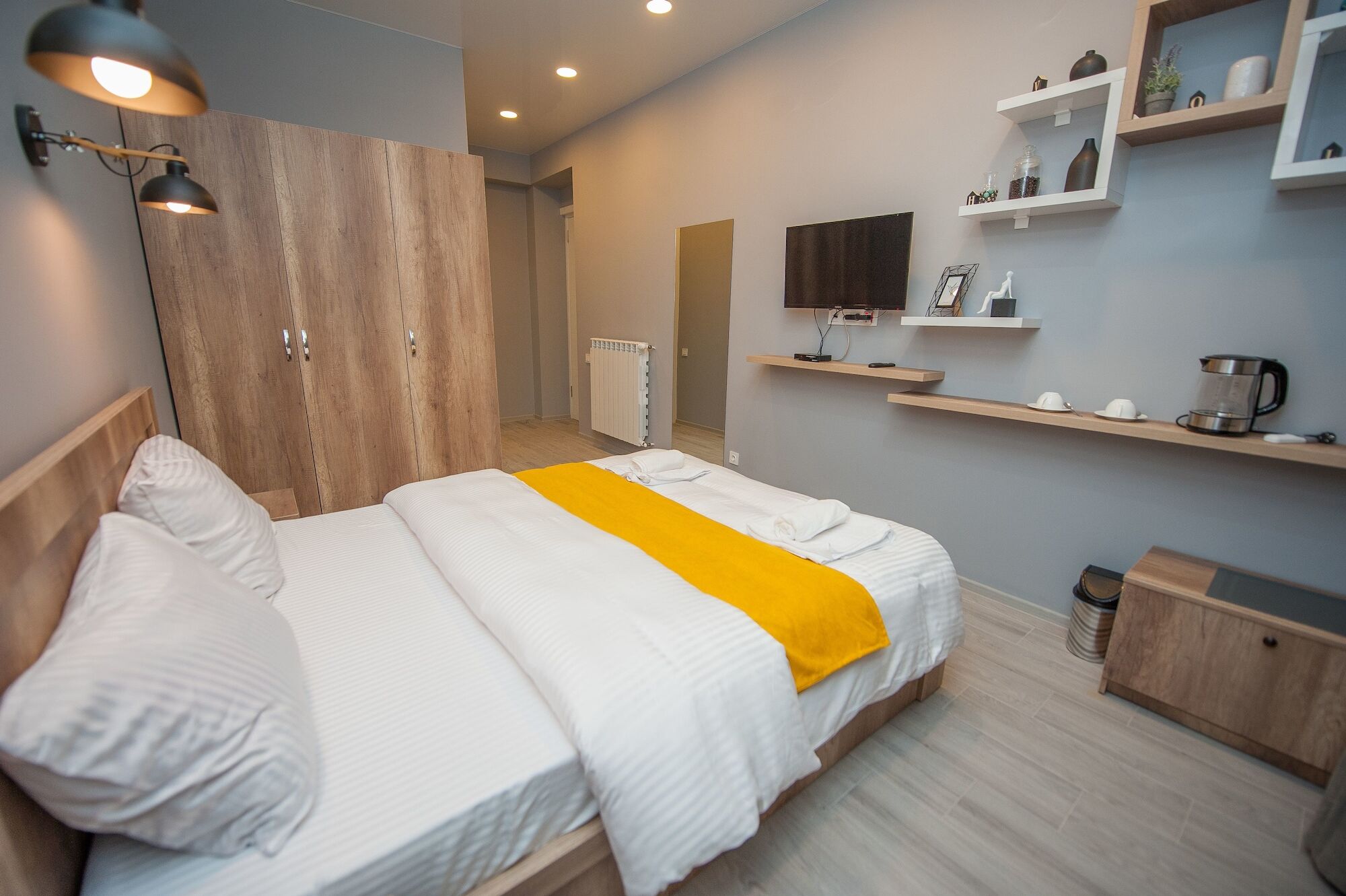 Easy Hotel T'Bilisi ティビリシ エクステリア 写真